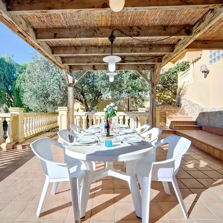 Raquel By Interhome *